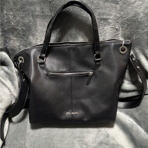 Brand New Steve Madden pebbled leather crossbody shoulder purse, black